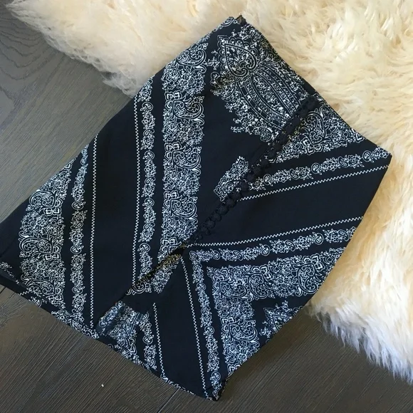 Pattern Slit Mini Skort - Picture 3 of 3